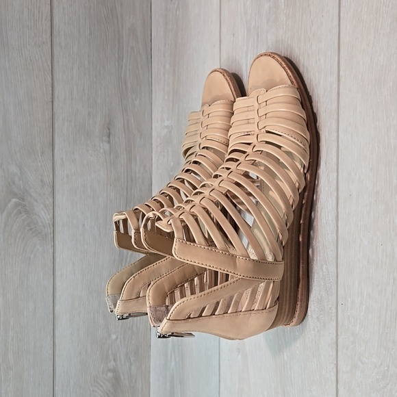 Vince Camuto Women Cut Out Side Leather Wedge Ankle shoes boots sz 6M - Picture 3 of 13